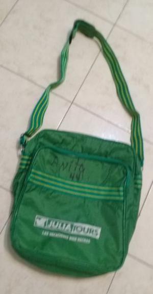 BOLSO VERDE 2 CIERRES 30 X 25 X 12 CMS DE BASE