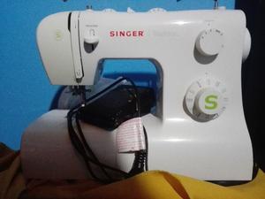 Vendo máquina de coser SINGER