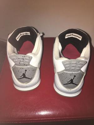 Air Jordan Retro 4