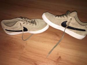 Nike SB Beige/dorada Talle 