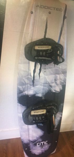 Tabla de wakeboard marca On the Edge