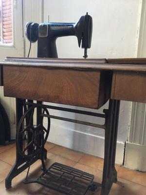 MAQUINA DE COSER CROMED LÍQUIDO URGENTE