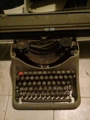 Maquina de Escribir. MARCA: Olivetti