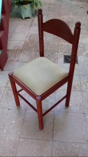 Mesa de madera con 5 sillas