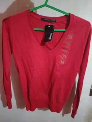 Nuevo sweaters rojo$200