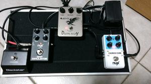 Pedalboard y pedales con fuente regulada