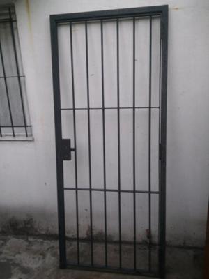 Puerta reja de seguridad