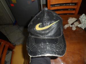 Gorra de Nike de cuero.