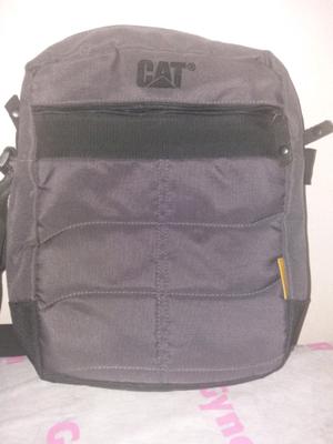 Morral de hombre marca CAT c/divisiones