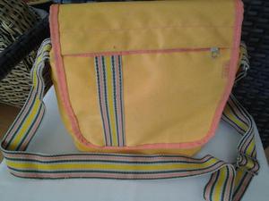 Bolso tipo Morral de 23x20x8cm