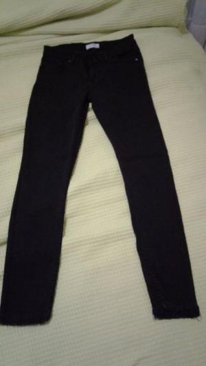Jeans ZARA Negro desflecado en los tobillos