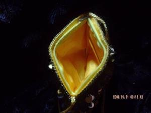 hermosA carteritA en lentejuelA grande dorada con perlas