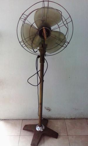 ventilador antiguo de pie