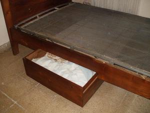 CAMA DE ALGARROBO