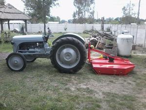 Tractor Ferguson naftero