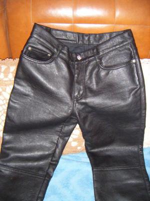 Vendo pantalón Tavernitti,de cuero