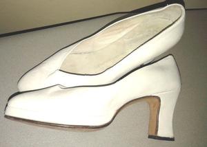 ZAPATO DE CUERO BLANCO