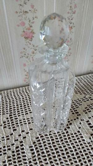 Botellon antiguo de cristal tallado