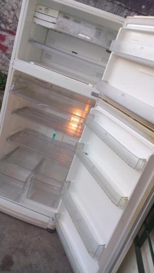 Heladera con freezer no frost