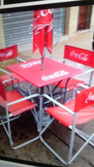 mesas y sillas de coca-cola