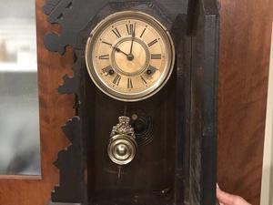 Reloj de pared antiguo