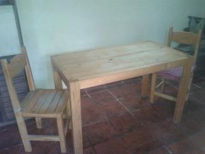 mesa de pino y 2 sillas