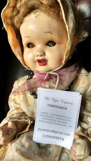 Antigua muñeca de colección