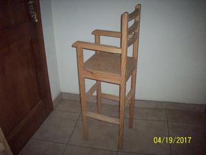 silla alta de madera