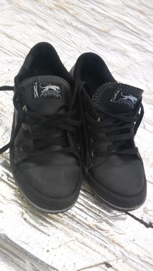 zapatillas Jaguar negras