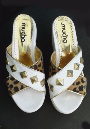 Sandalia Con Plataforma Cruzadas Animal Print