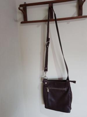 Vendo cartera prune de cuero