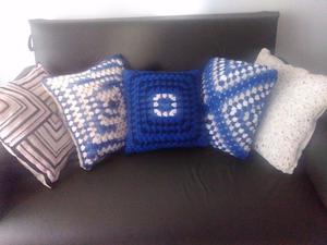 Almohadones con tejido al crochet