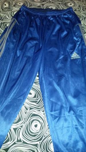 Pantalon deportivo azul marino, hombre, talle 5, impecable,