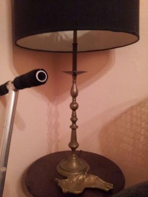 lampara de mesa de bronce vendo
