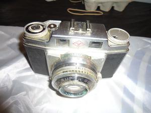 vendo Antigua Maquina Fotos Agfa con flash, y estuche $700