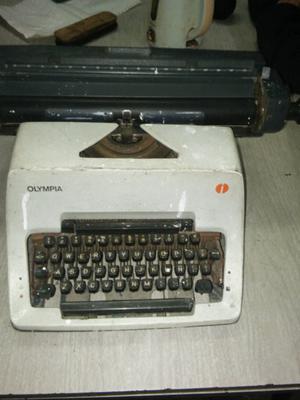 Máquina de escribir andando