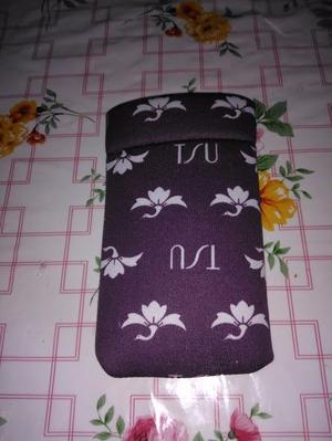Funda para celular Tsu acolchada color violeta