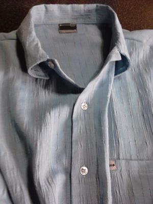 VENDO CAMISA DE HOMBRE COLOR CELESTE OSCURO, TELA TIPO