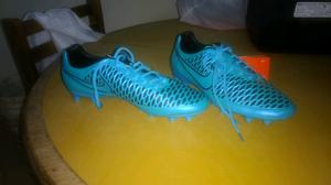 Botines nike magista