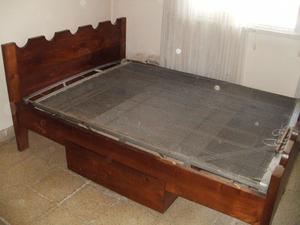 CAMA DE ALGARROBO