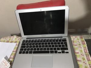 Macbook air mid  core i5 impecable