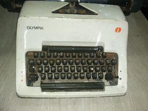 Máquina de escribir olympia andando