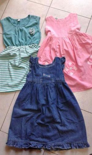 VENDO 3 VESTIDITOS DE NENA, TALLE  CADA UNO.