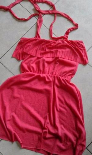 VENDO VESTIDO COLOR CORAL, CORTITO, TALLE “S”.