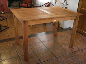 mesa de madera de eucalipto