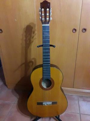Guitarra Yamaha C70 CON MIC y Funda