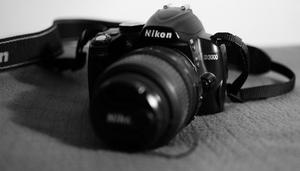 NIKON D + lente kit  + adicionales