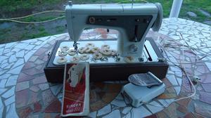 Maquina De Coser Singer Mod 666 Portatil