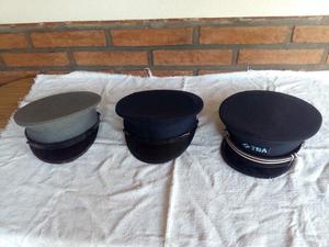 Tres gorras de ferrocarril