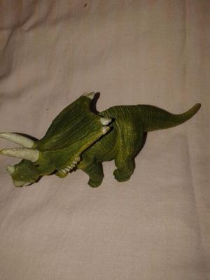 dinosaurio 15cm cuernos orejas unidas verde